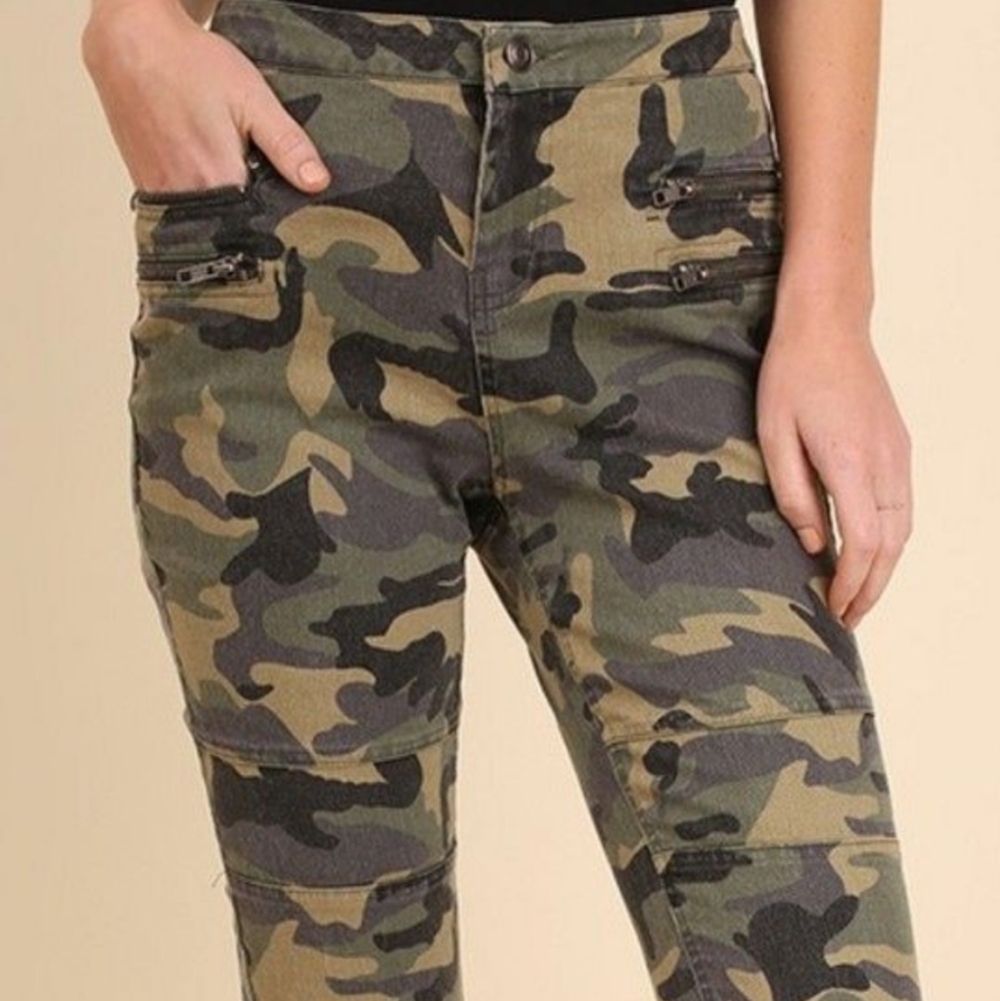 🔥UMGEE Green Camouflage Skinny Legs Pants SZ SM
